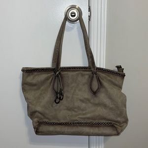 Women’s boutique purse - gray